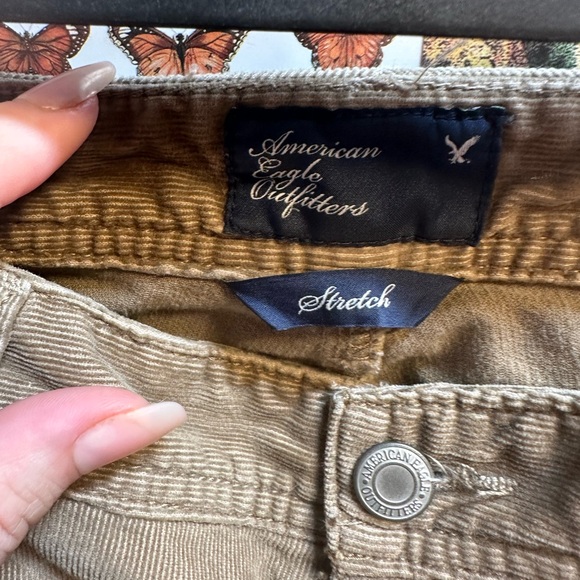 American Eagle size 2 corduroy pants. Beige. Great condition. Skinny fit. - Picture 3 of 4